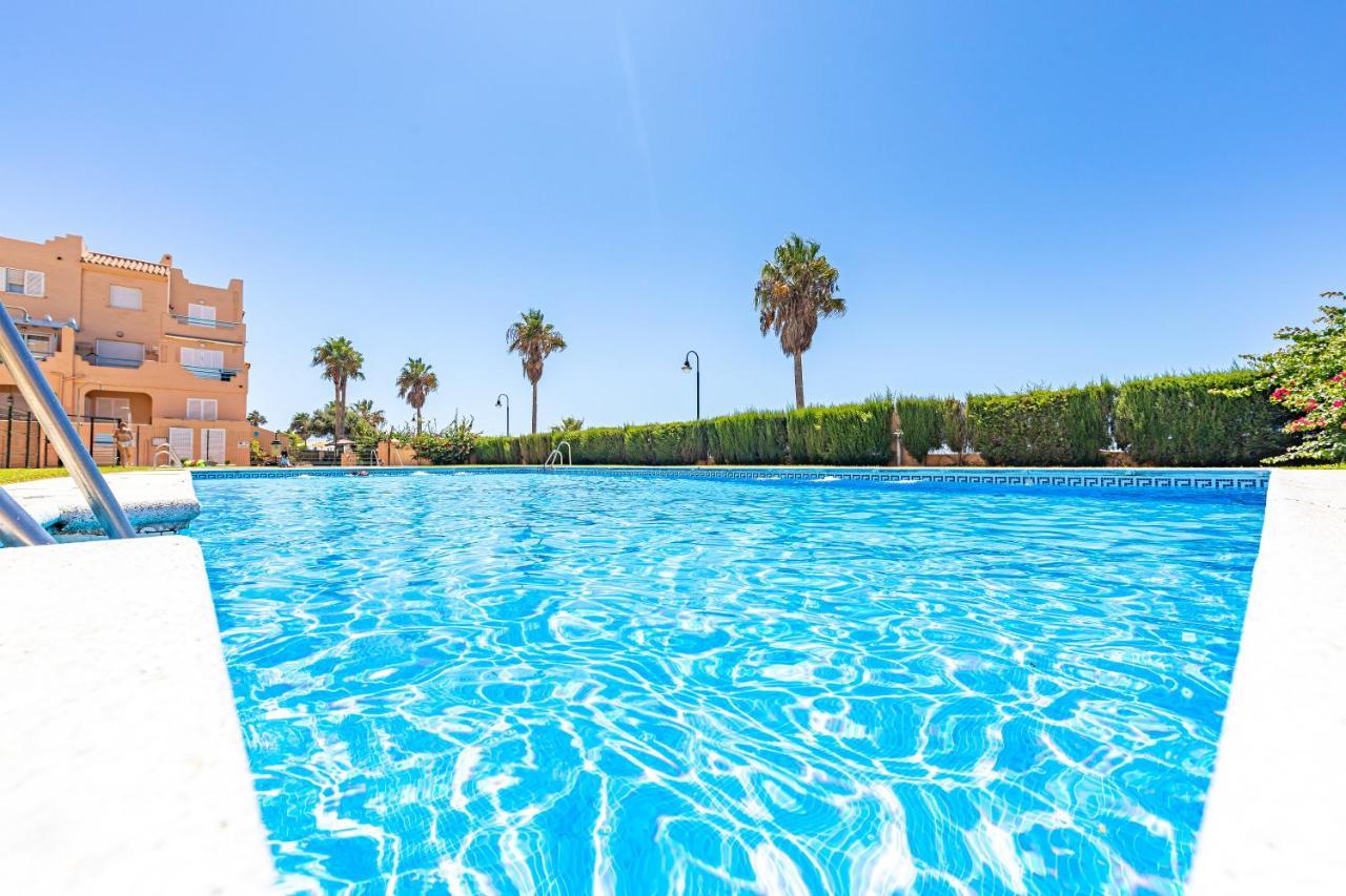 Beachfront, Pool, Terrace, Garage & Fibre Internet طريفة المظهر الخارجي الصورة